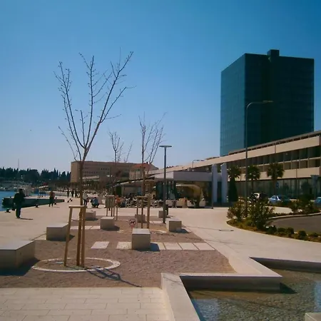 Modern And Practical In The Heart Of Apartment *