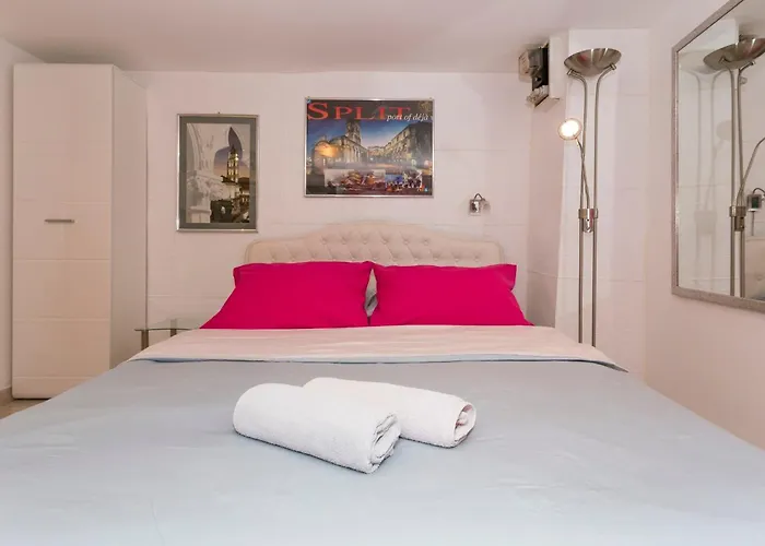 Apartament Modern And Practical In The Heart Of