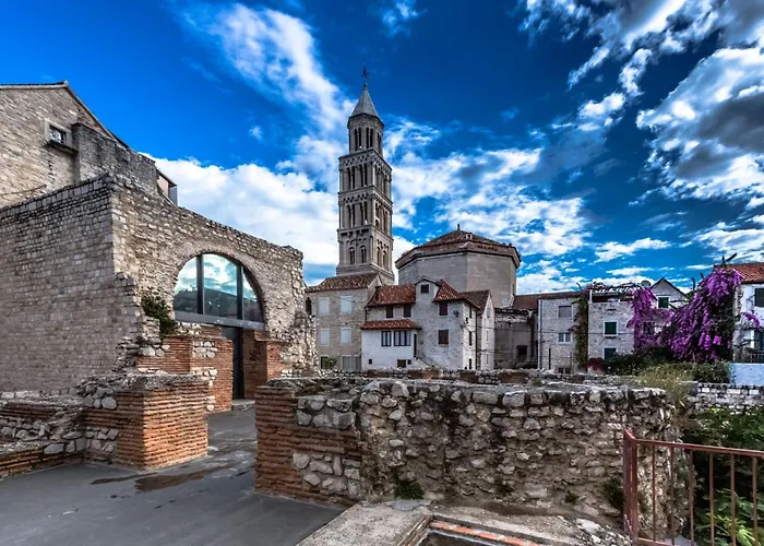 Modern And Practical In The Heart Of Apartament Split