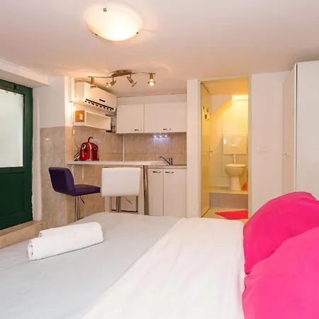 Modern And Practical In The Heart Of Lägenhet