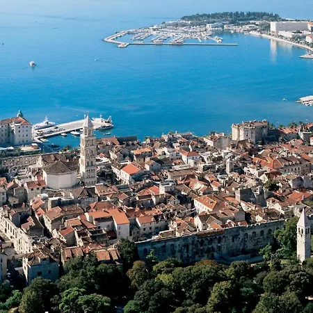 Modern And Practical In The Heart Of Lägenhet Split